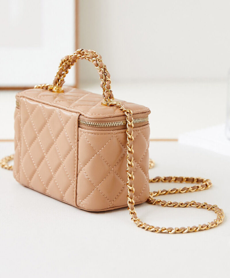 Chanel Clutch With Chain AP4168